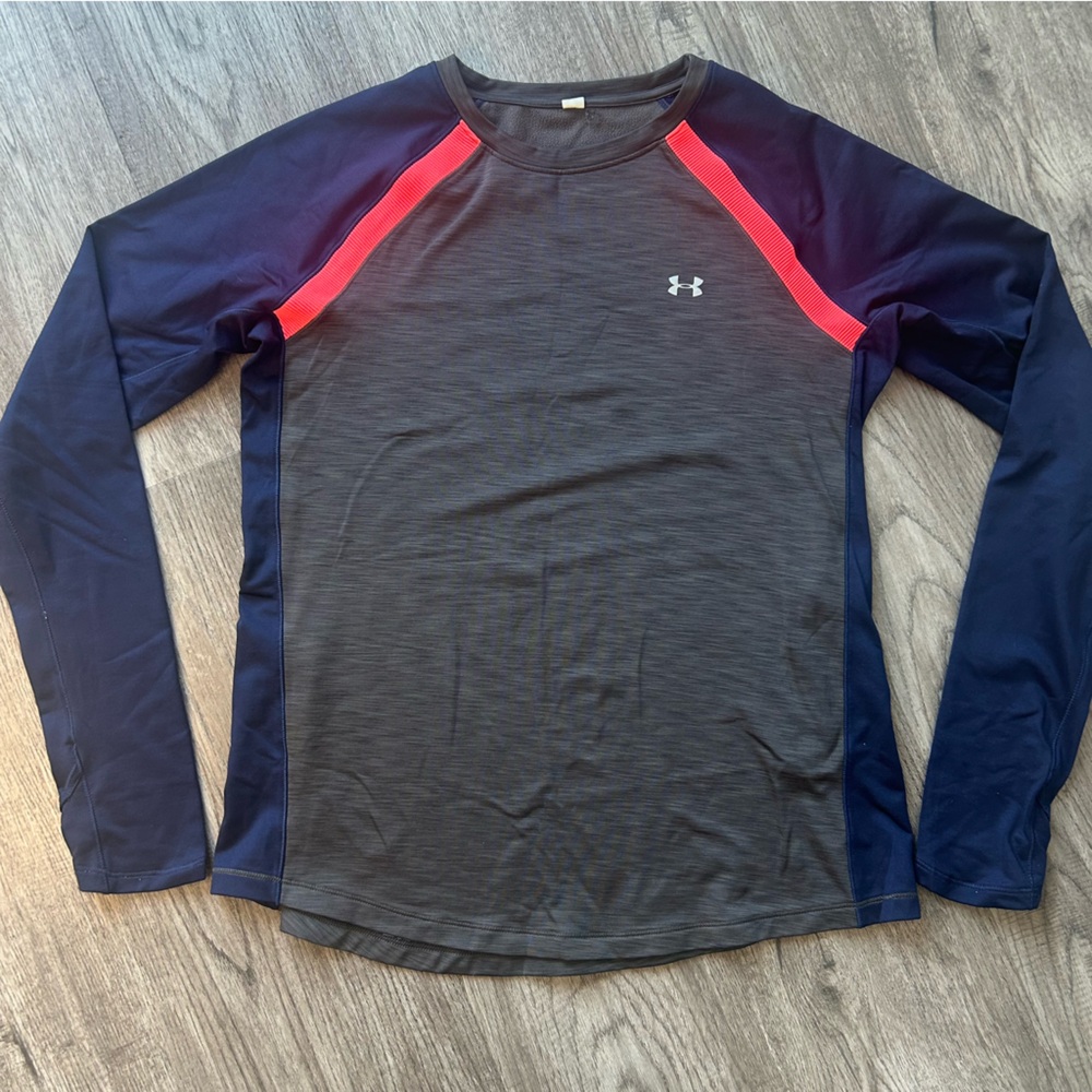 Under Armour women’s Gray and Blue Long Sleeve Shirt heat gear